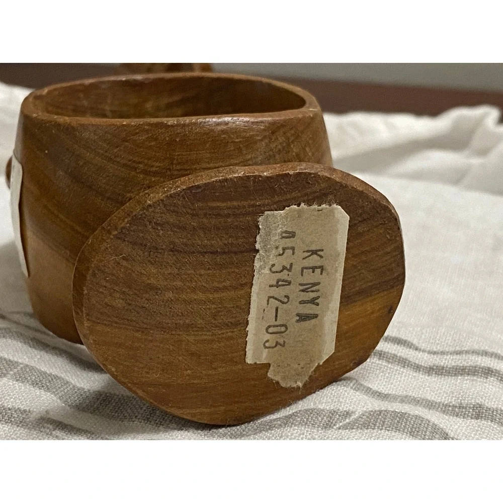 Vintage Kenya Hand Carved Wood Africa Animal Napkin Rings 4 Giraffe Lion Gazelle
